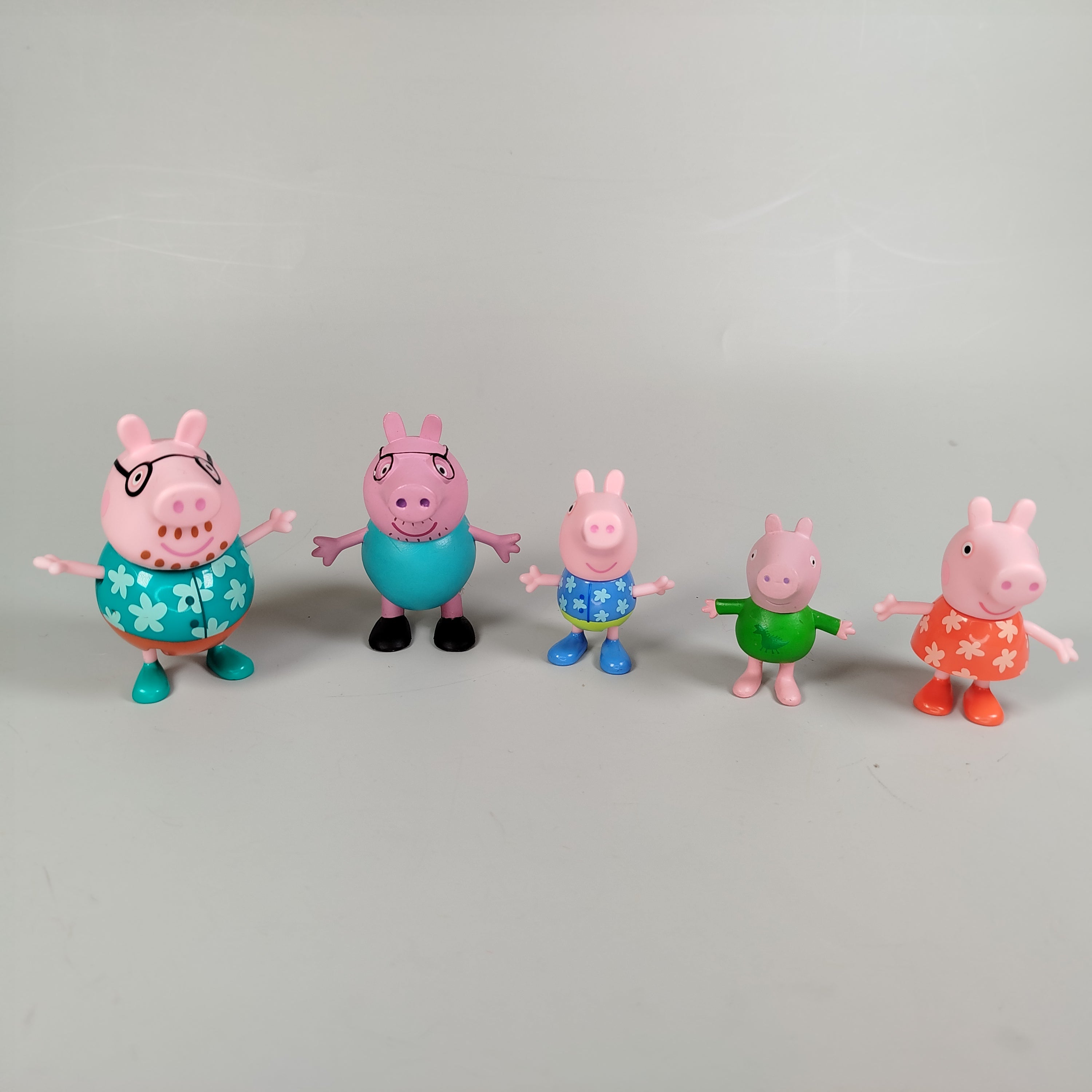 Diverse Figuren-Sets (9 Stück) – Sesamstraße und Peppa Pig